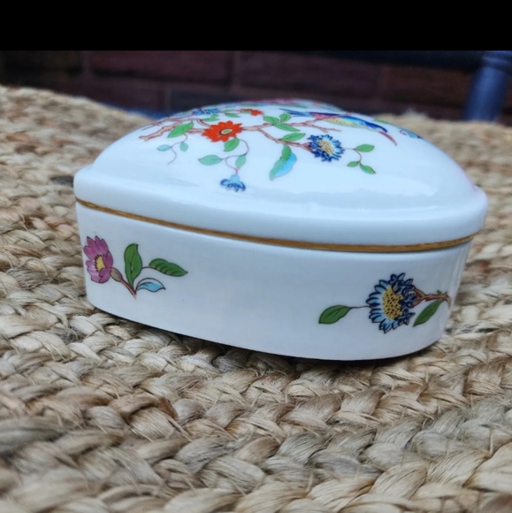 PEMBROKE Aynsley England heart-shaped Trinket dish with lid - Picture 5 of 9